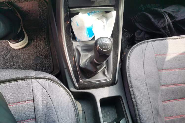 Used Hyundai Elantra (5th Generation / Langdong) 2015 1.6L Manual Leading Model Gear Lever
