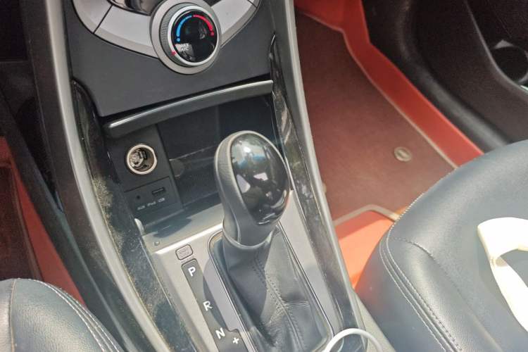 Used Hyundai Elantra (5th Generation / Langdong) 2015 1.6L Automatic Leading Model Gear Lever