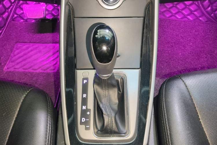 Used Hyundai Elantra (5th Generation / Langdong) 2015 1.6L Automatic Leading Model Gear Lever