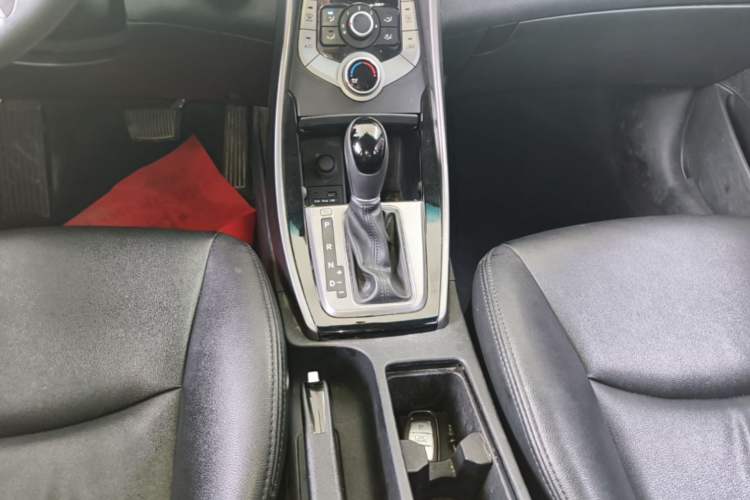 Used Hyundai Elantra (5th Generation / Langdong) 2015 1.6L Automatic Leading Model Gear Lever