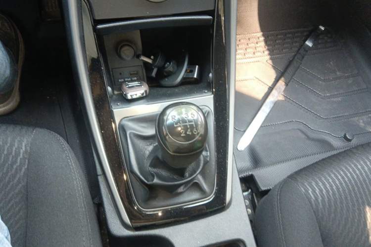 Used Hyundai Elantra (5th Generation / Langdong) 2015 1.6L Manual Leading Model Gear Lever