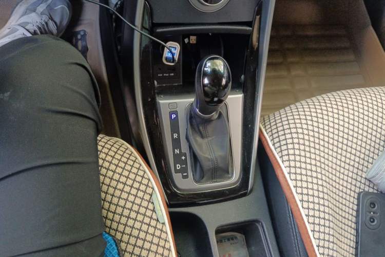 Used Hyundai Elantra (5th Generation / Langdong) 2015 1.6L Automatic Luxury Model Gear Lever