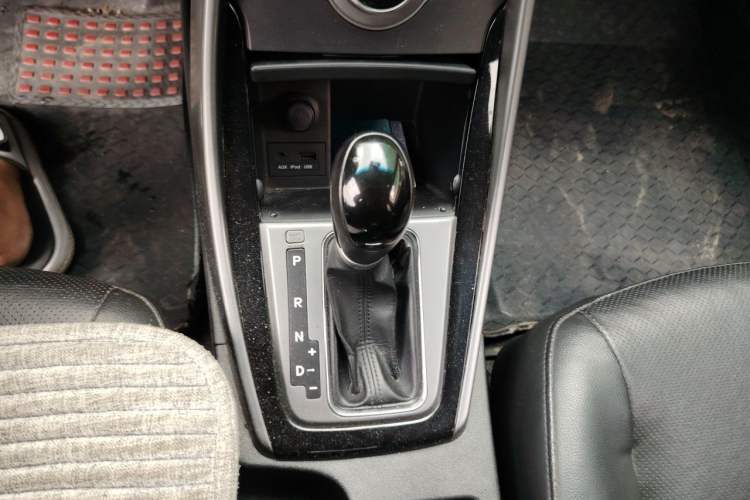 Used Hyundai Elantra (5th Generation / Langdong) 2015 1.6L Automatic Leading Model Gear Lever