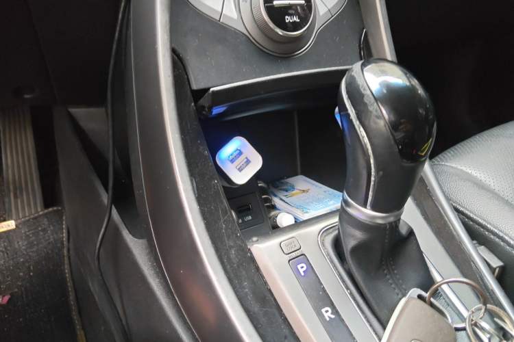 Used Hyundai Elantra (5th Generation / Langdong) 2015 1.6L Automatic Luxury Model Gear Lever