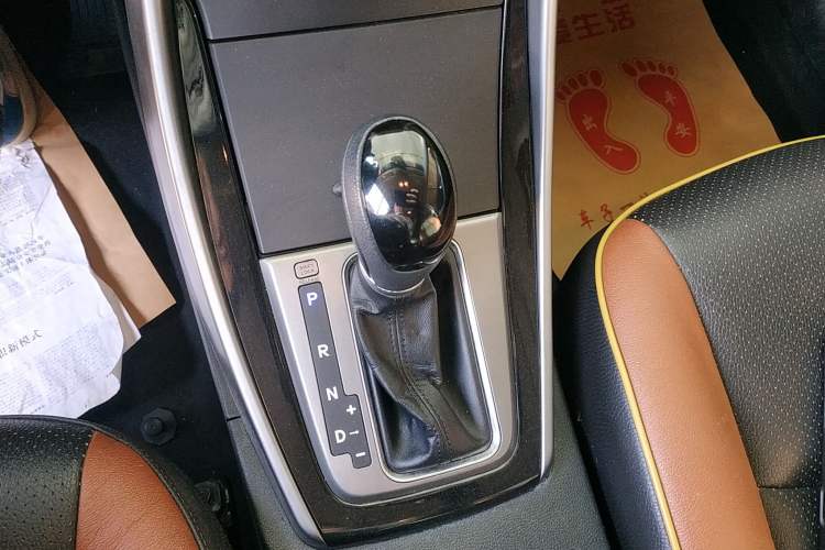 Used Hyundai Elantra (5th Generation / Langdong) 2015 1.6L Automatic Leading Model Gear Lever