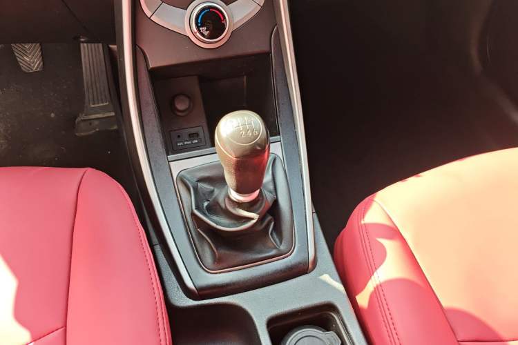 Used Hyundai Elantra (5th Generation / Langdong) 2015 1.6L Manual Fashion Edition Gear Lever