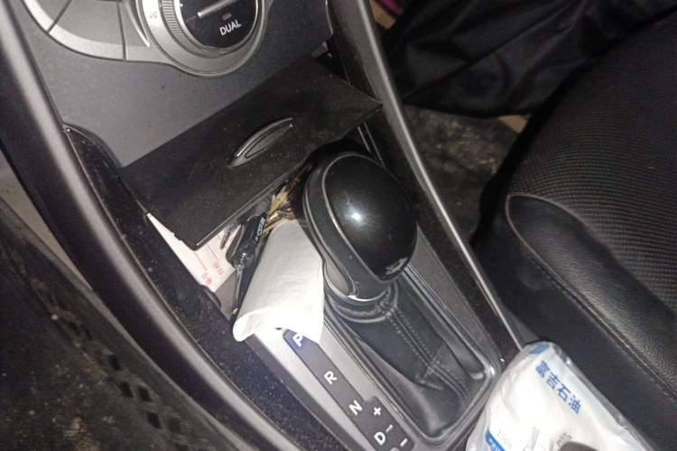 Used Hyundai Elantra (5th Generation / Langdong) 2015 1.6L Automatic Luxury Model Gear Lever