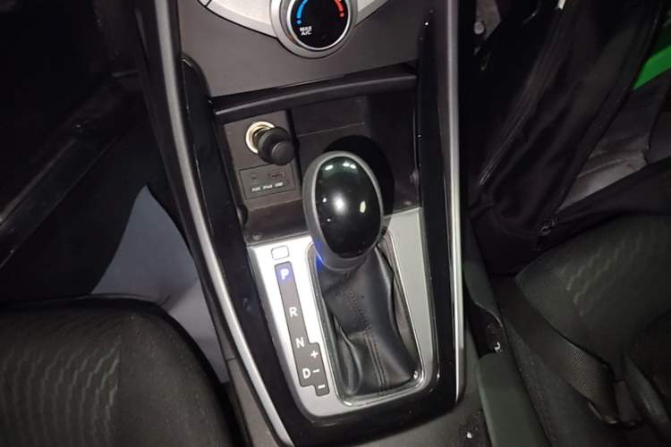 Used Hyundai Elantra (5th Generation / Langdong) 2015 1.6L Automatic Leading Model Gear Lever