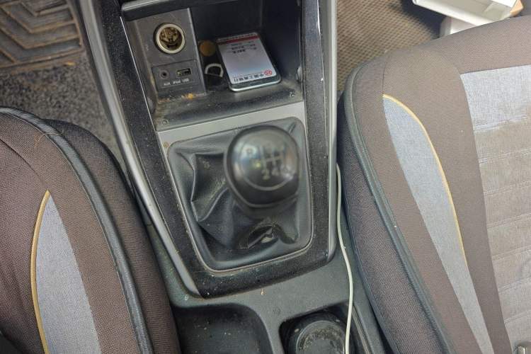 Used Hyundai Elantra (5th Generation / Langdong) 2015 1.6L Manual Leading Model Gear Lever