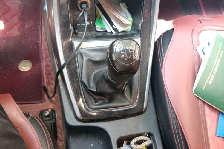 Used Hyundai Elantra (5th Generation / Langdong) 2015 1.6L Manual Leading Model Gear Lever