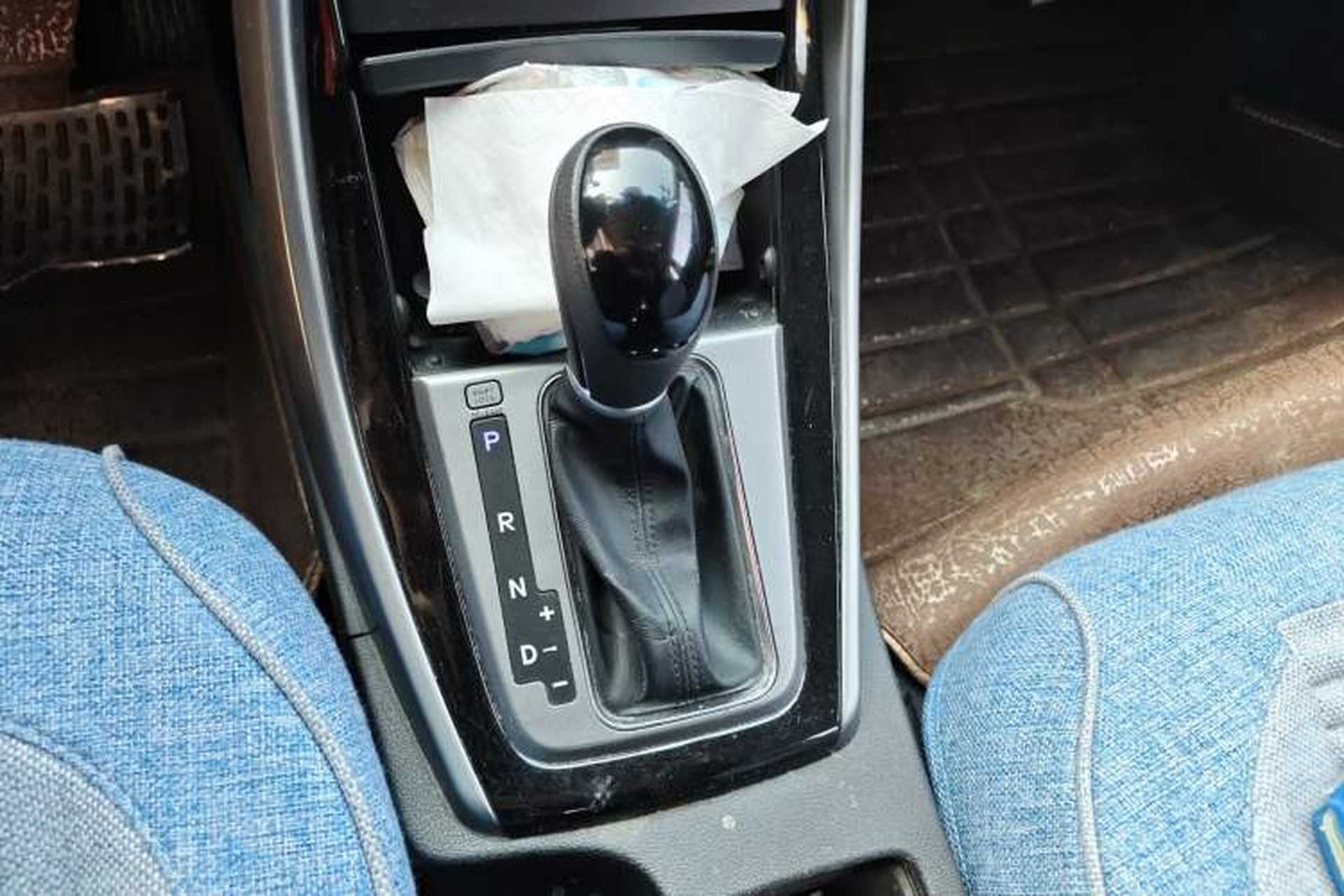 Used Hyundai Elantra (5th Generation / Langdong) 2015 1.6L Automatic Leading Model Gear Lever