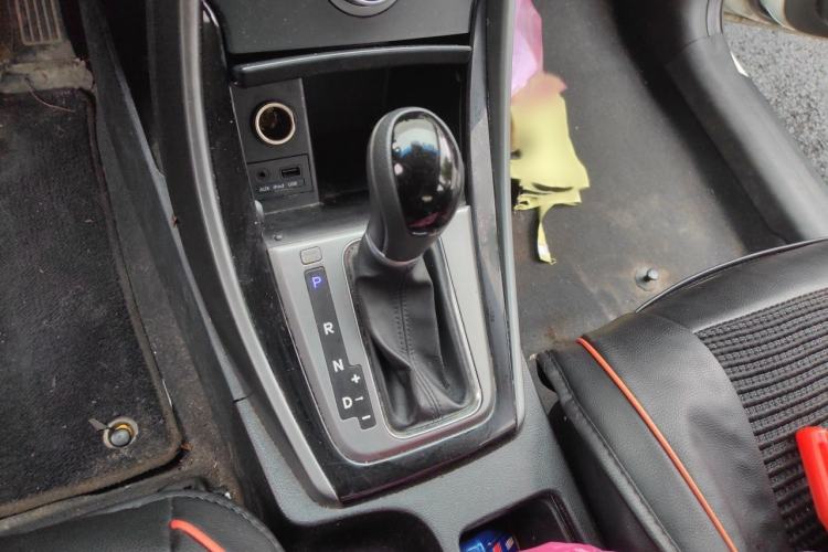 Used Hyundai Elantra (5th Generation / Langdong) 2015 1.6L Automatic Leading Model Gear Lever
