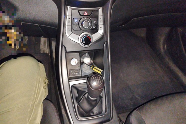 Used Hyundai Elantra (5th Generation / Langdong) 2015 1.6L Manual Fashion Edition Gear Lever