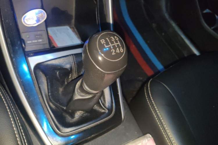 Used Hyundai Elantra (5th Generation / Langdong) 2015 1.6L Manual Leading Model Gear Lever