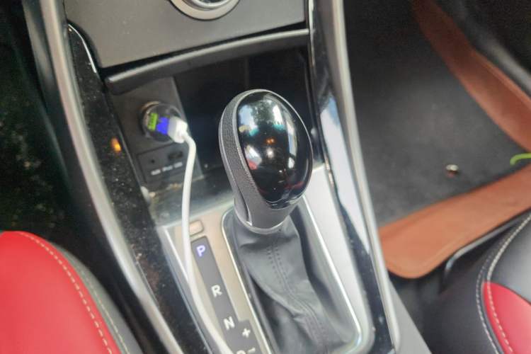 Used Hyundai Elantra (5th Generation / Langdong) 2015 1.6L Automatic Leading Model Gear Lever