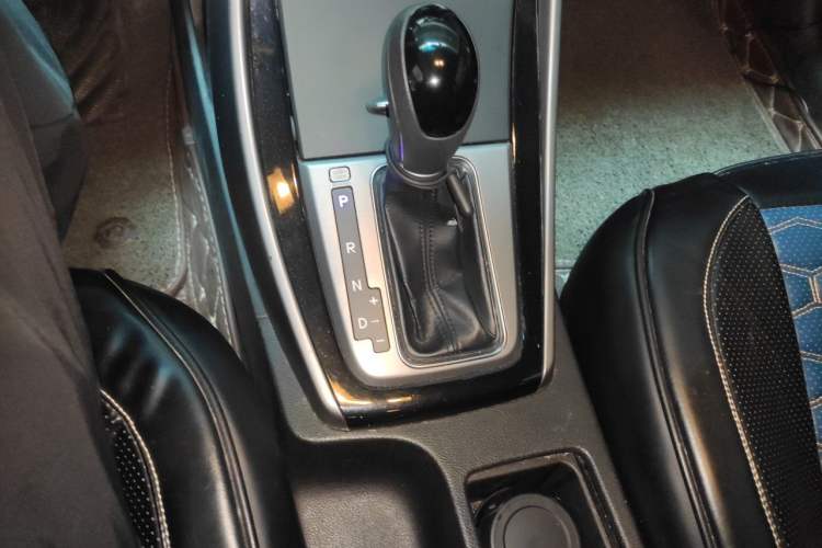 Used Hyundai Elantra (5th Generation / Langdong) 2015 1.6L Automatic Leading Model Gear Lever