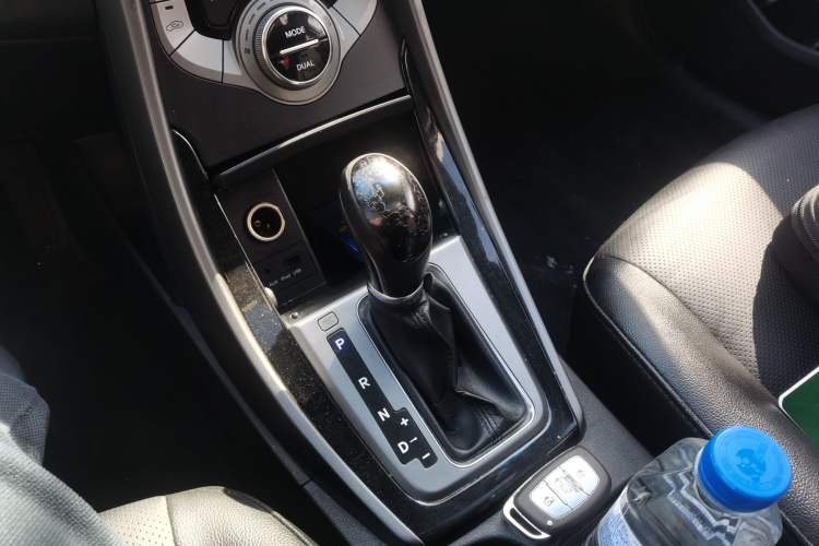 Used Hyundai Elantra (5th Generation / Langdong) 2015 1.6L Automatic Luxury Model Gear Lever