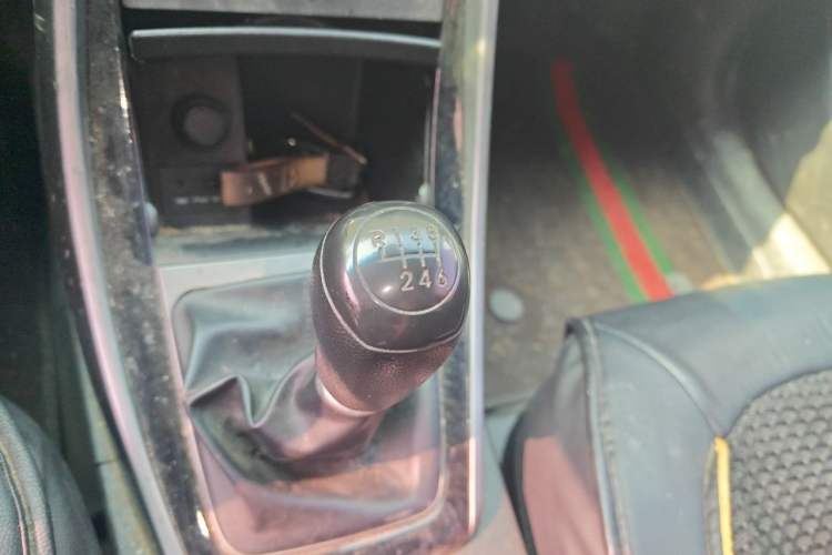 Used Hyundai Elantra (5th Generation / Langdong) 2015 1.6L Manual Leading Model Gear Lever