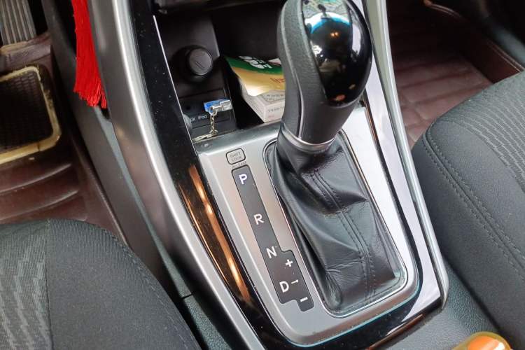 Used Hyundai Elantra (5th Generation / Langdong) 2015 1.6L Automatic Leading Model Gear Lever