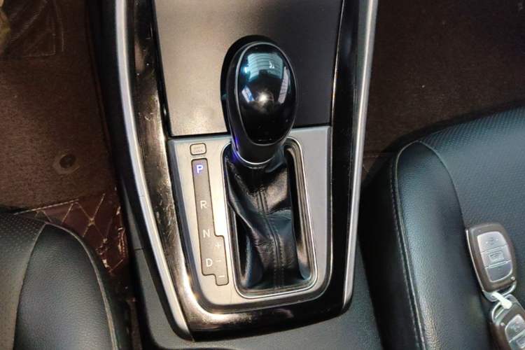 Used Hyundai Elantra (5th Generation / Langdong) 2015 1.6L Automatic Luxury Model Gear Lever