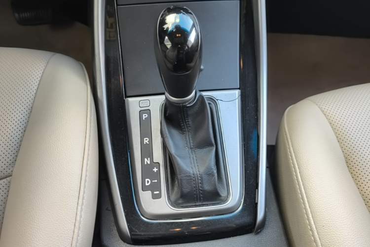 Used Hyundai Elantra (5th Generation / Langdong) 2015 1.6L Automatic Luxury Model Gear Lever