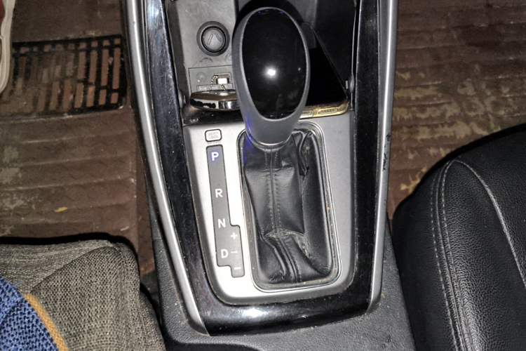 Used Hyundai Elantra (5th Generation / Langdong) 2015 1.6L Automatic Leading Model Gear Lever