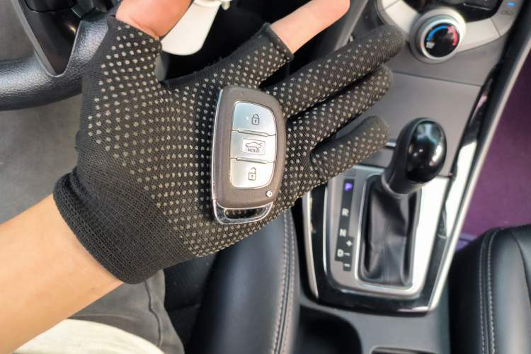 Used Hyundai Elantra (5th Generation / Langdong) 2015 1.6L Automatic Leading Model Gear Lever