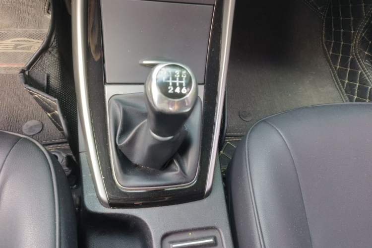 Used Hyundai Elantra (5th Generation / Langdong) 2015 1.6L Manual Leading Model Gear Lever