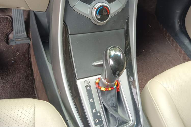 Used Hyundai Elantra (5th Generation / Langdong) 2015 1.6L Automatic Leading Model Gear Lever