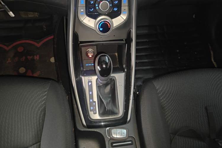 Used Hyundai Elantra (5th Generation / Langdong) 2015 1.6L Automatic Leading Model Gear Lever