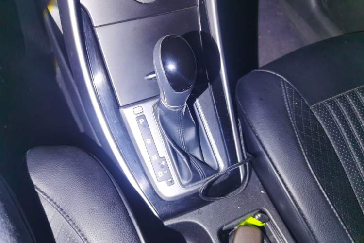 Used Hyundai Elantra (5th Generation / Langdong) 2015 1.6L Automatic Leading Model Gear Lever