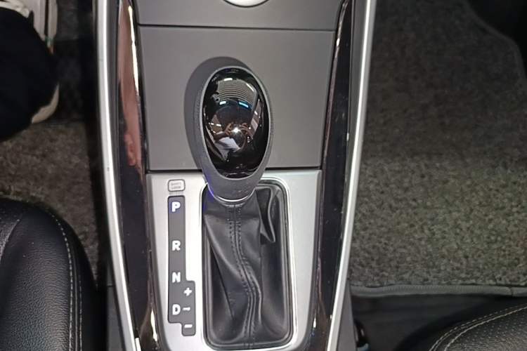 Used Hyundai Elantra (5th Generation / Langdong) 2015 1.6L Automatic Leading Model Gear Lever