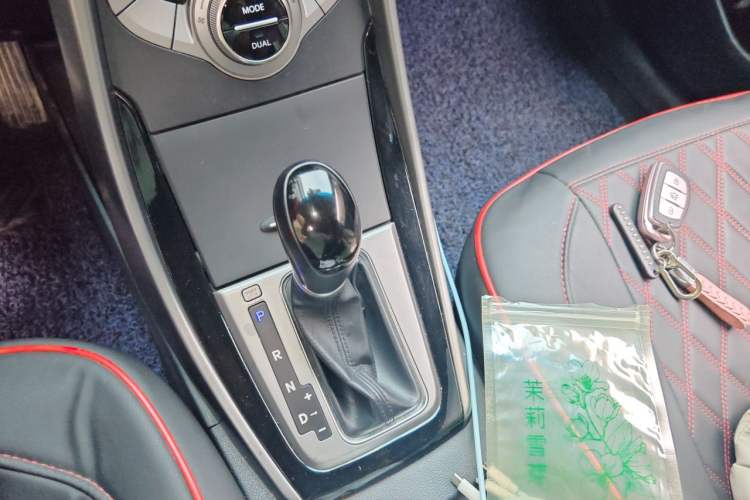 Used Hyundai Elantra (5th Generation / Langdong) 2015 1.6L Automatic Luxury Model Gear Lever