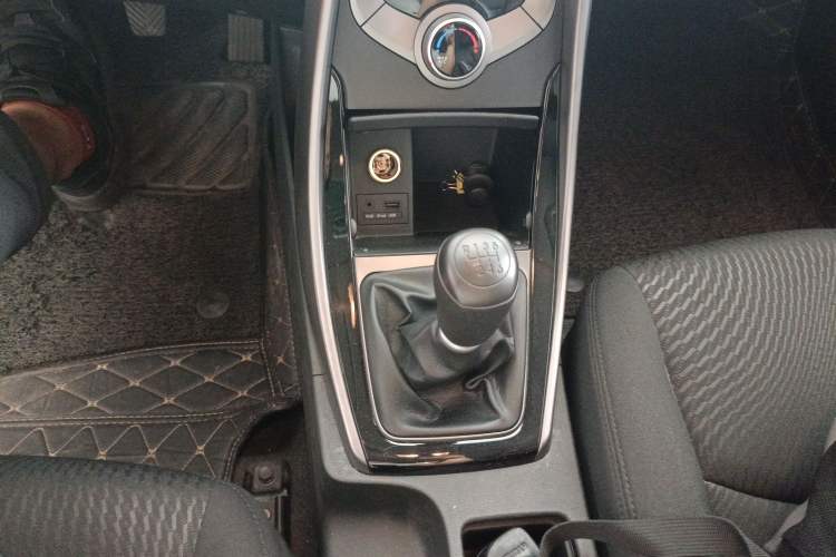 Used Hyundai Elantra (5th Generation / Langdong) 2015 1.6L Manual Leading Model Gear Lever