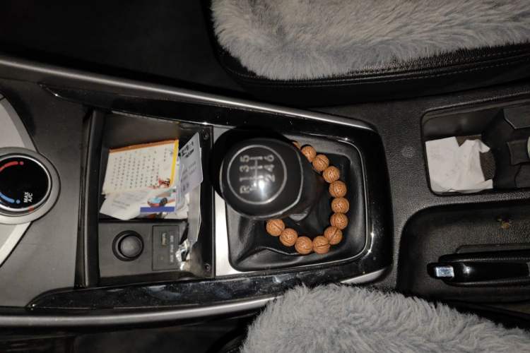 Used Hyundai Elantra (5th Generation / Langdong) 2015 1.6L Manual Leading Model Gear Lever
