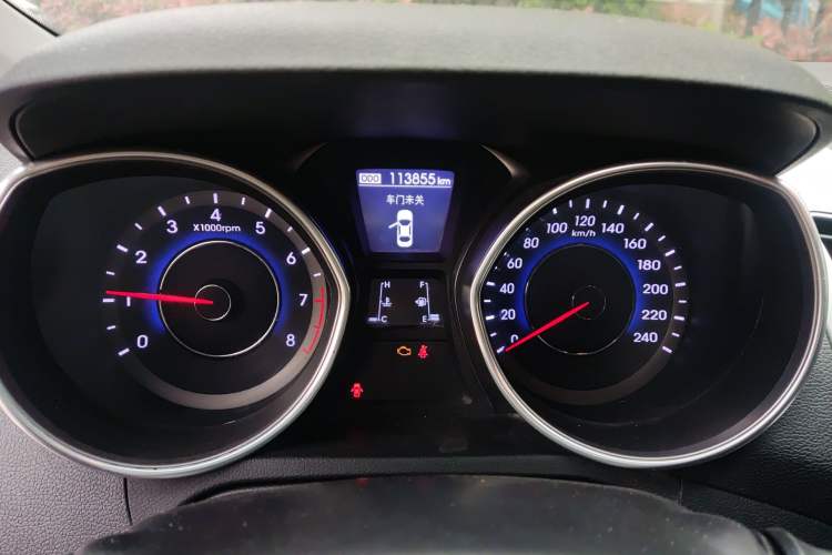 Used Hyundai Elantra (5th Generation / Langdong) 2015 1.6L Manual Leading Model Instrument Cluster