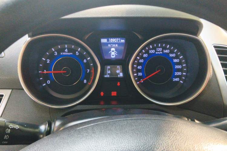 Used Hyundai Elantra (5th Generation / Langdong) 2015 1.6L Manual Leading Model Instrument Cluster