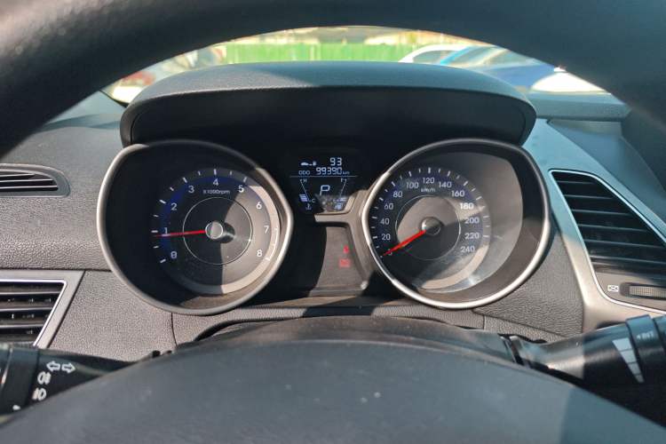 Used Hyundai Elantra (5th Generation / Langdong) 2015 1.6L Automatic Fashion Model Instrument Cluster