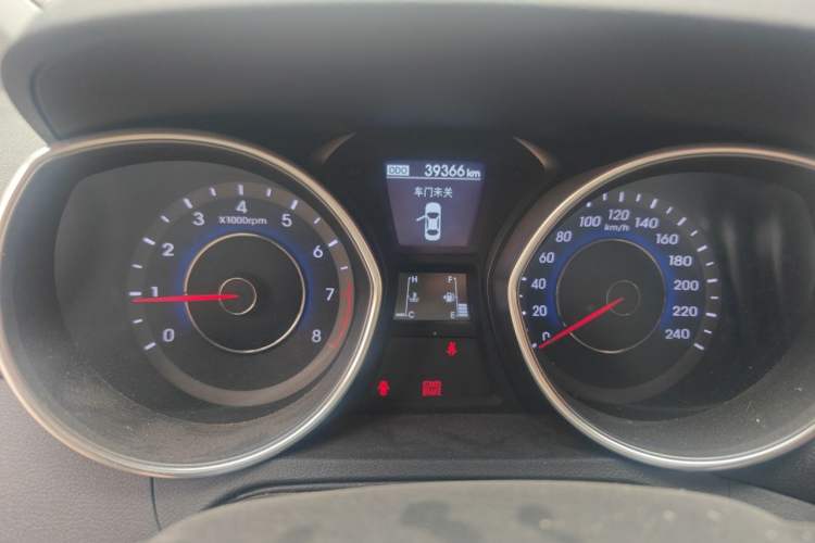 Used Hyundai Elantra (5th Generation / Langdong) 2015 1.6L Manual Leading Model Instrument Cluster