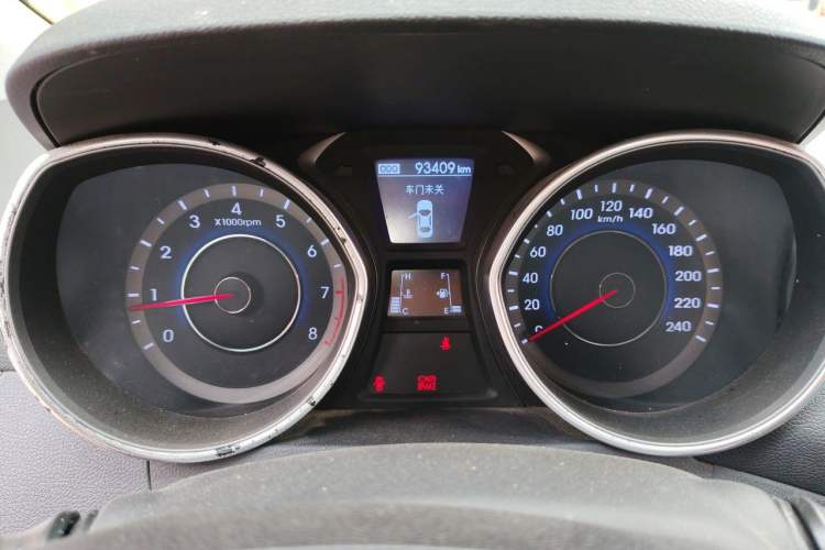 Used Hyundai Elantra (5th Generation / Langdong) 2015 1.6L Manual Leading Model Instrument Cluster