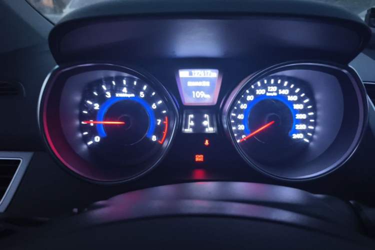 Used Hyundai Elantra (5th Generation / Langdong) 2015 1.6L Manual Leading Model Instrument Cluster