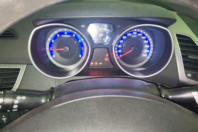 Used Hyundai Elantra (5th Generation / Langdong) 2015 1.6L Automatic Fashion Model Instrument Cluster