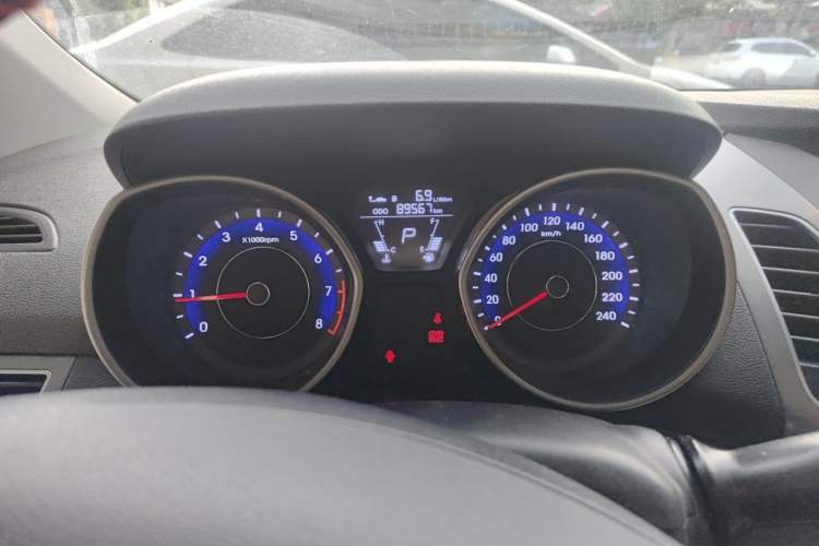 Used Hyundai Elantra (5th Generation / Langdong) 2015 1.6L Automatic Fashion Model Instrument Cluster