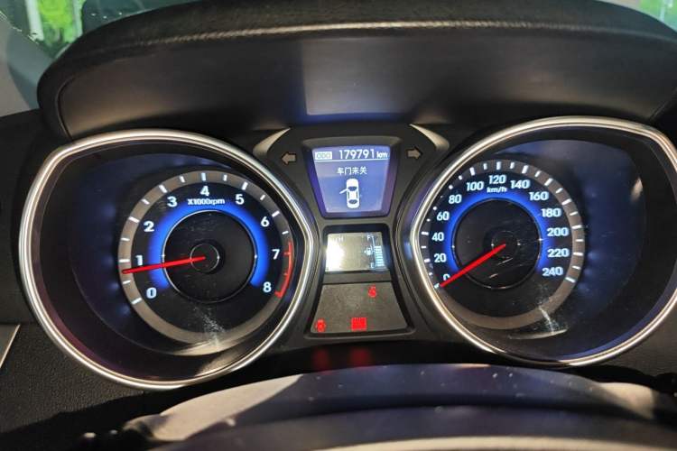 Used Hyundai Elantra (5th Generation / Langdong) 2015 1.6L Manual Leading Model Instrument Cluster