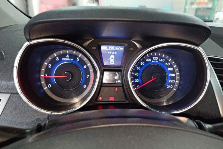 Used Hyundai Elantra (5th Generation / Langdong) 2015 1.6L Manual Leading Model Instrument Cluster