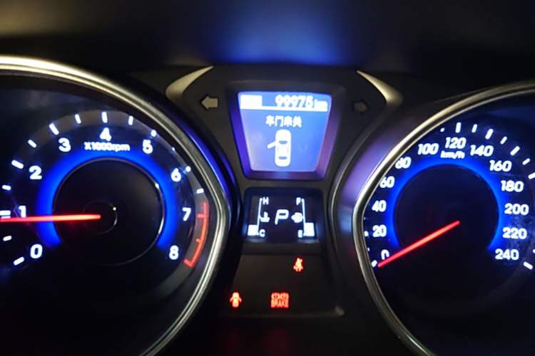 Used Hyundai Elantra (5th Generation / Langdong) 2015 1.6L Automatic Luxury Model Instrument Cluster