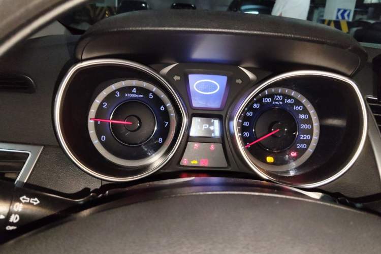 Used Hyundai Elantra (5th Generation / Langdong) 2015 1.6L Automatic Leading Model Instrument Cluster