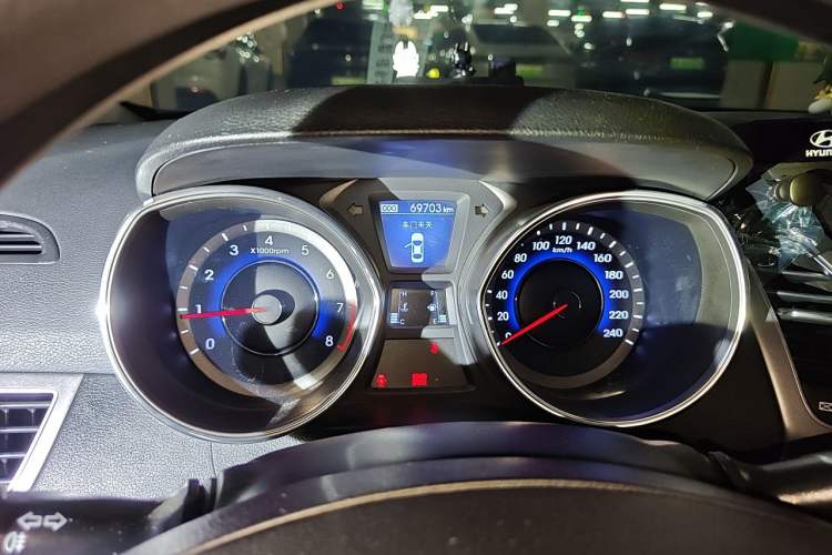 Used Hyundai Elantra (5th Generation / Langdong) 2015 1.6L Manual Leading Model Instrument Cluster
