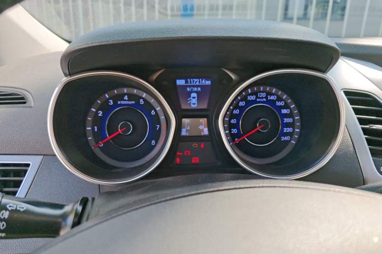 Used Hyundai Elantra (5th Generation / Langdong) 2015 1.6L Manual Leading Model Instrument Cluster