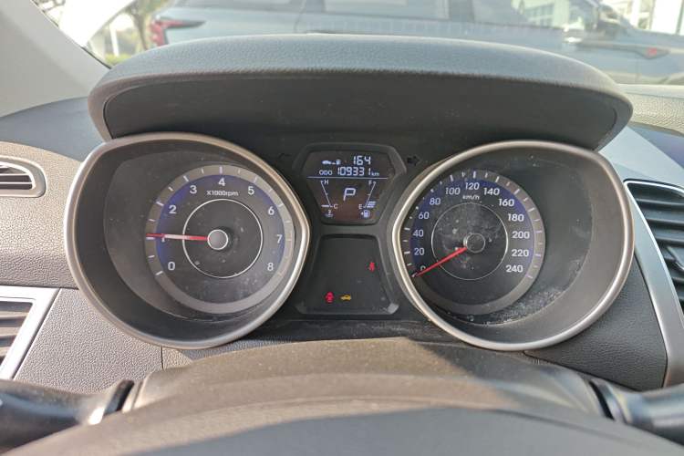 Used Hyundai Elantra (5th Generation / Langdong) 2015 1.6L Automatic Fashion Model Instrument Cluster